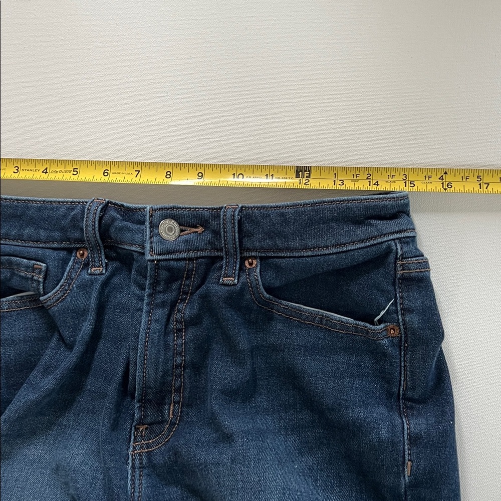 Old Navy Women’s High-Rise OG Cozy-Lined Straight Jeans - Dark Blue - 8 - Picture 7 of 12